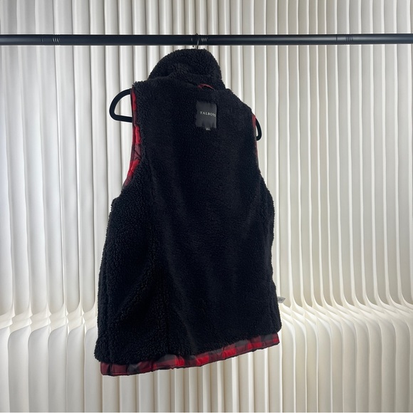 Talbots Women’s Red and Black Buffalo Plaid Primaloft Sherpa Vest - Picture 14 of 16